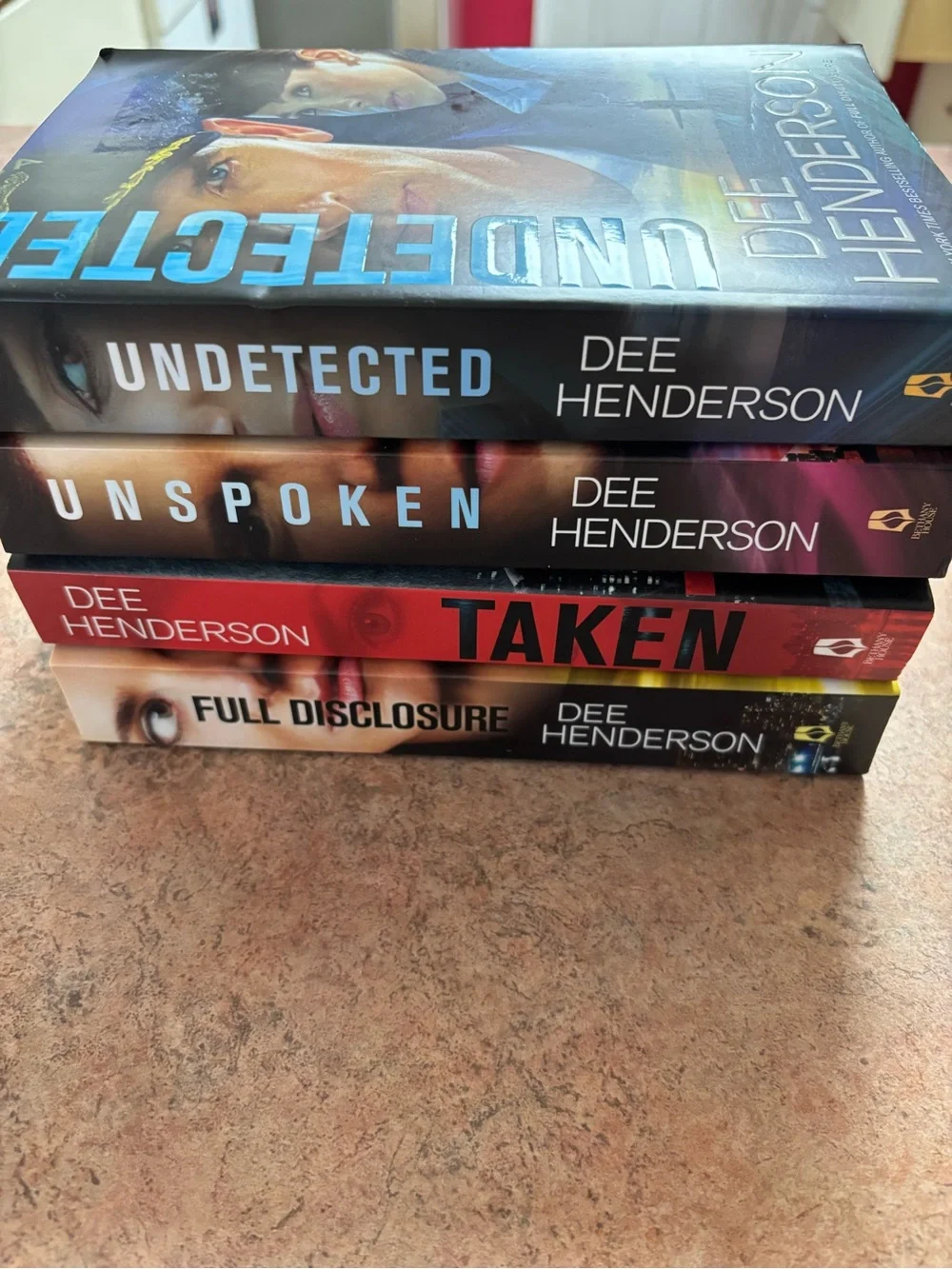 Dee Henderson 4 book romantic suspense bundle